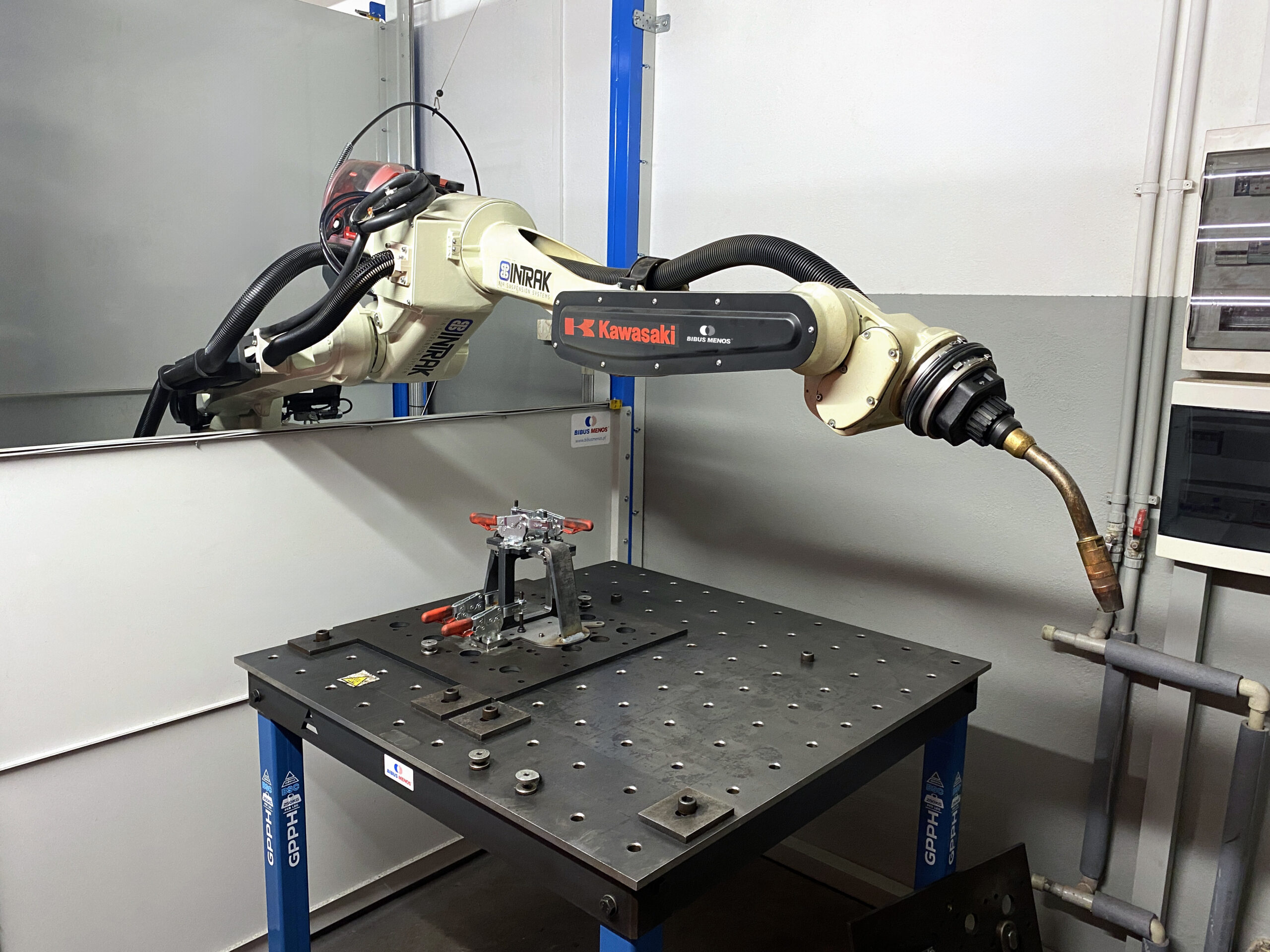 Zrobotyzowane stanowisko spawalnicze dla firmy INTRAK